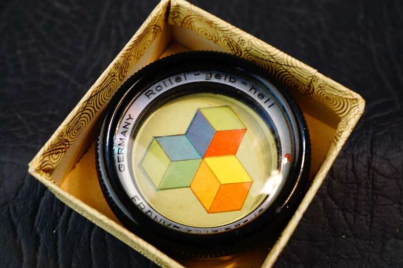 Rollei Franks & Heidecke RI/Bay 1 - Gelb-Hell Light Yellow Filter w/ Case and Box **Great Condition*