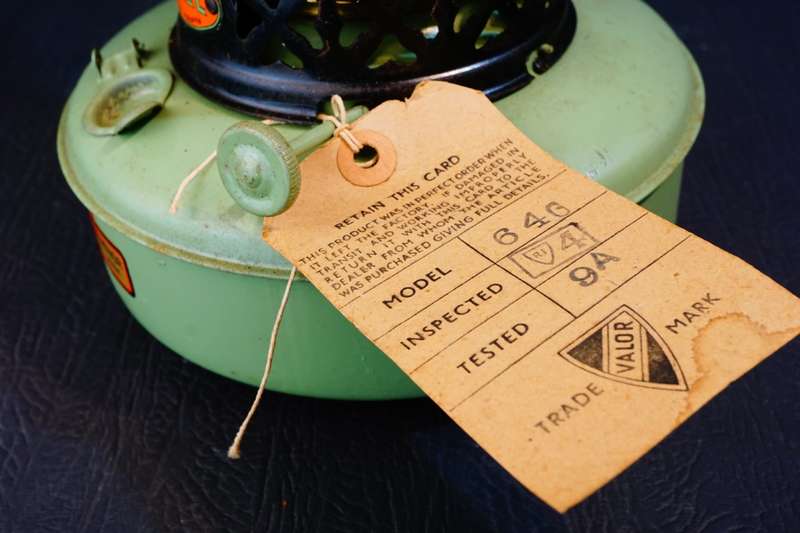 Vintage Valor Laurel Paraffin Cooker - England - Marked AFRIKAANS and English **Great Condition**