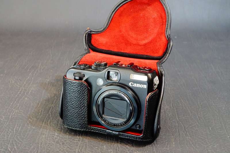 Canon PowerShot G12 10.0MP Compact Digital Camera with Leather Case **Good Condition**