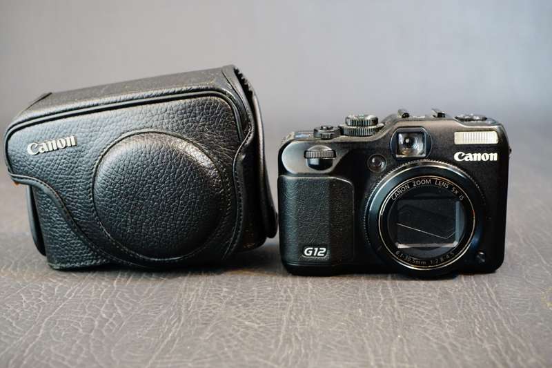 Canon PowerShot G12 10.0MP Compact Digital Camera with Leather Case **Good Condition**