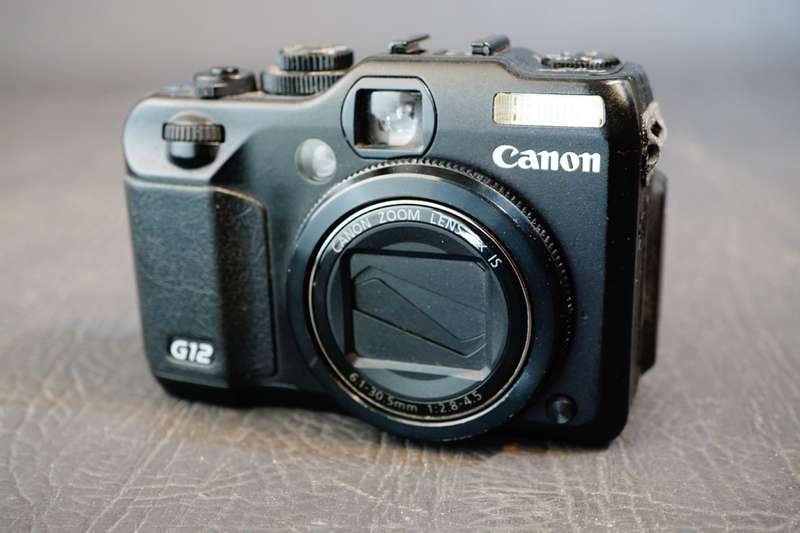 Canon PowerShot G12 10.0MP Compact Digital Camera with Leather Case **Good Condition**
