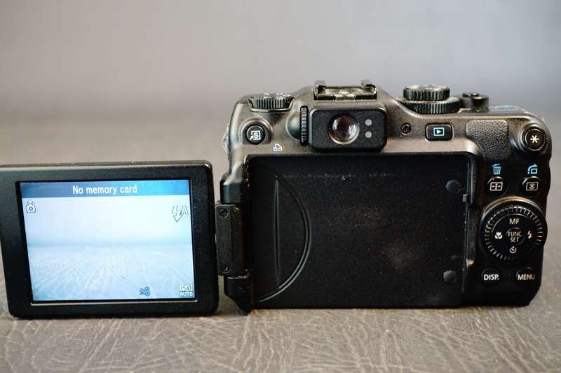 Canon PowerShot G12 10.0MP Compact Digital Camera with Leather Case **Good Condition**