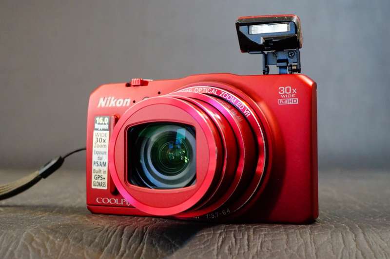 Nikon Coolpix S9700 16.05MP Compact Digital Camera with 30x Optical Zoom  **Great Condition**