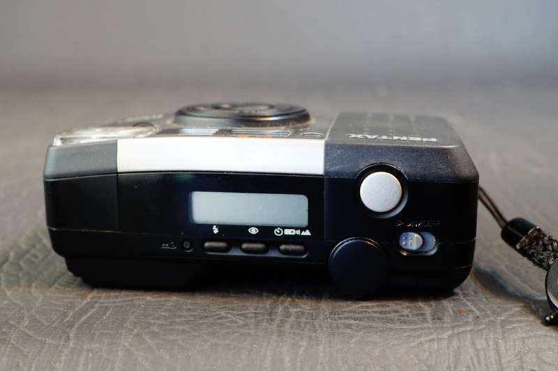 Pentax ESPIO 115G 35mm Point and Shoot AF Film Camera with 38-115mm Zoom Lens **Great Condition**