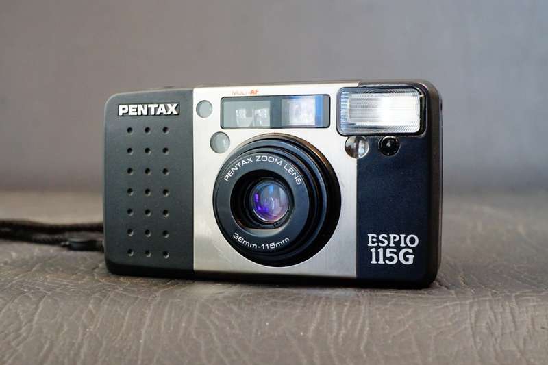 Pentax ESPIO 115G 35mm Point and Shoot AF Film Camera with 38-115mm Zoom Lens **Great Condition**