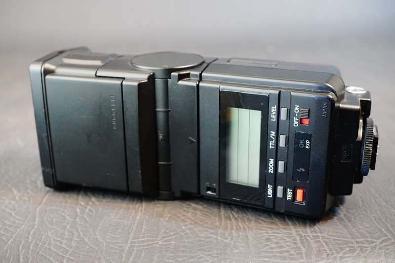 Minolta Maxxum 4000AF Flash with Diffuser for Minolta Cameras  **Good Condition**