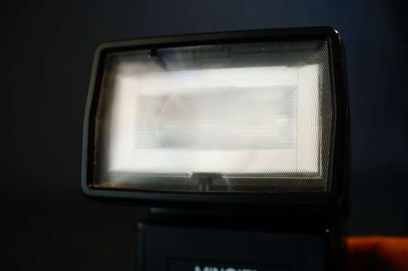 Minolta Maxxum 4000AF Flash with Diffuser for Minolta Cameras  **Good Condition**