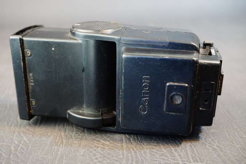 Canon Speedlite 199A Shoe Mount Flash with Diffuser for Canon A Series Cameras  **Good Condition**
