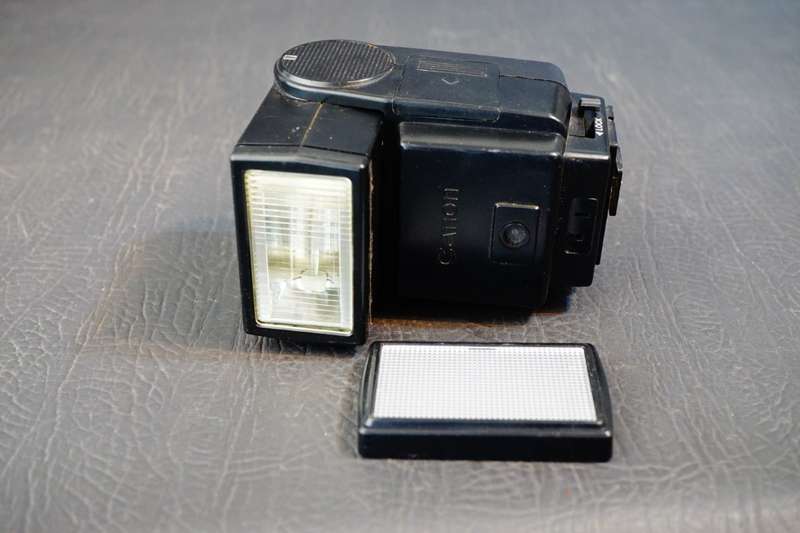 Canon Speedlite 199A Shoe Mount Flash with Diffuser for Canon A Series Cameras  **Good Condition**