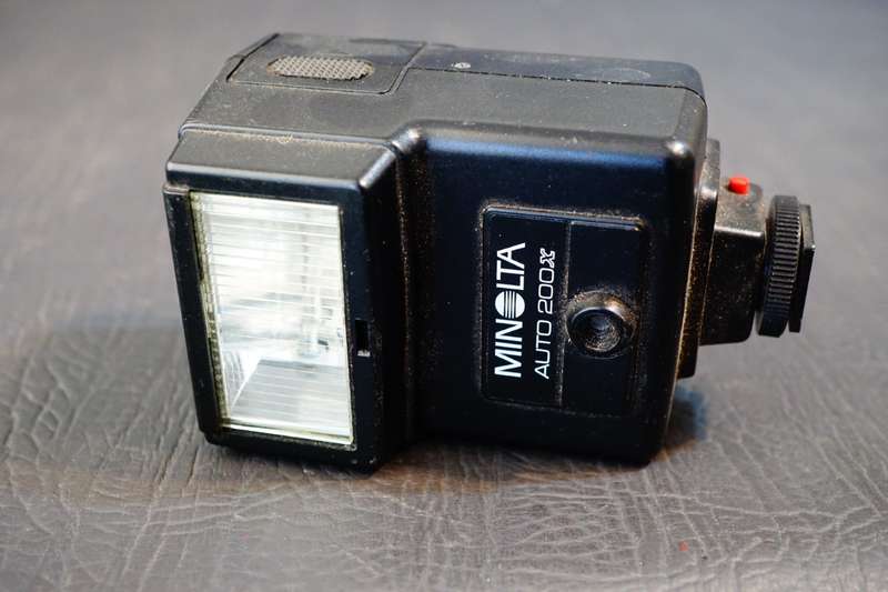 Minolta Auto 200X Hot Shoe Flash For Minolta Cameras **Good Condition**