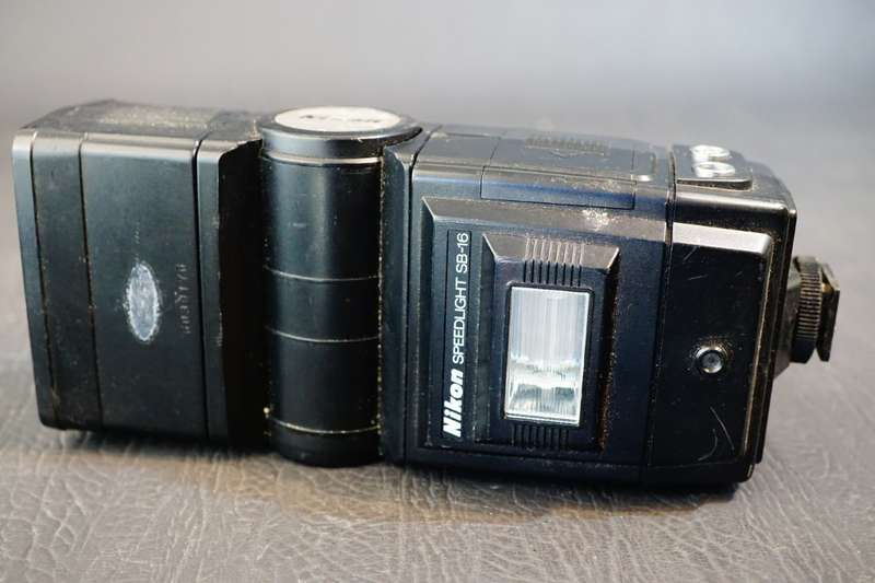 Nikon SB-16B Speedlight Flash with AS-9 Shoe Mount for Nikon Cameras  **Good Condition**