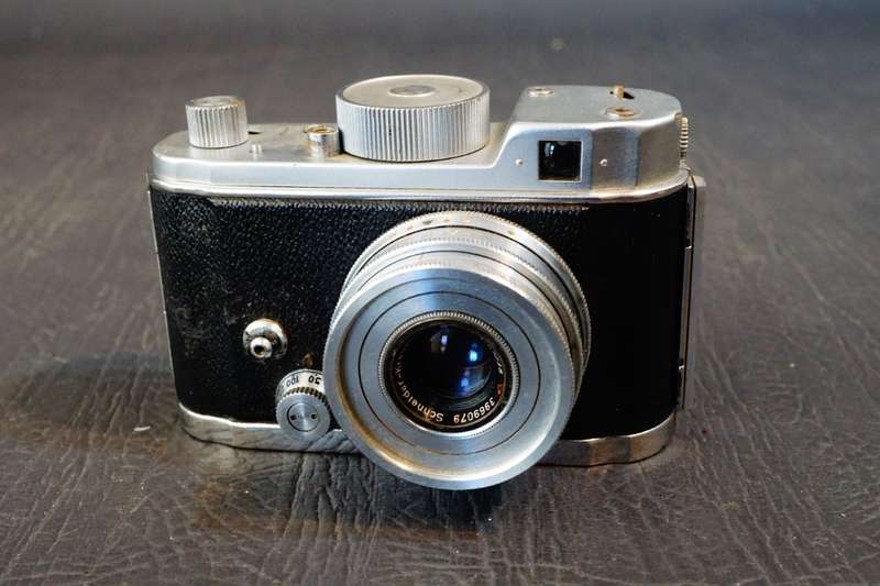 Robot II 35mm Half Frame Camera with Xenar 38mm F2.8 Lens  **Good Condition**