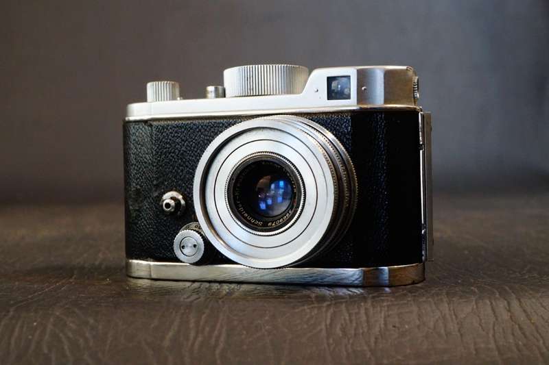Robot II 35mm Half Frame Camera with Xenar 38mm F2.8 Lens  **Good Condition**