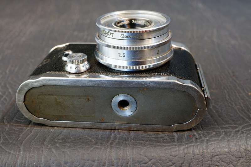 Robot II 35mm Half Frame Camera with Xenar 38mm F2.8 Lens  **Good Condition**