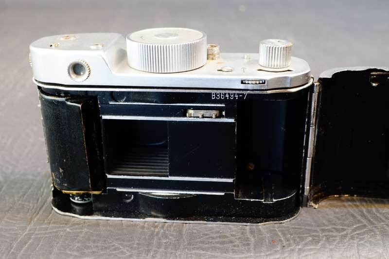 Robot II 35mm Half Frame Camera with Xenar 38mm F2.8 Lens  **Good Condition**