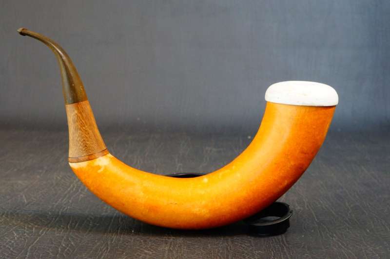 Calabash Meerschaum Pipe Made in Tanzania **Good Condition**