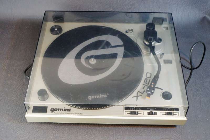 Gemini XL120 Belt Drive Turntable with Dustcover **Great Condition**