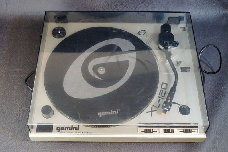 Gemini XL120 Belt Drive Turntable with Dustcover **Great Condition**