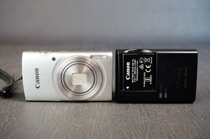 Canon IXUS 185 Compact Digital Camera 20MP 8X Optical Zoom **Great Condition**