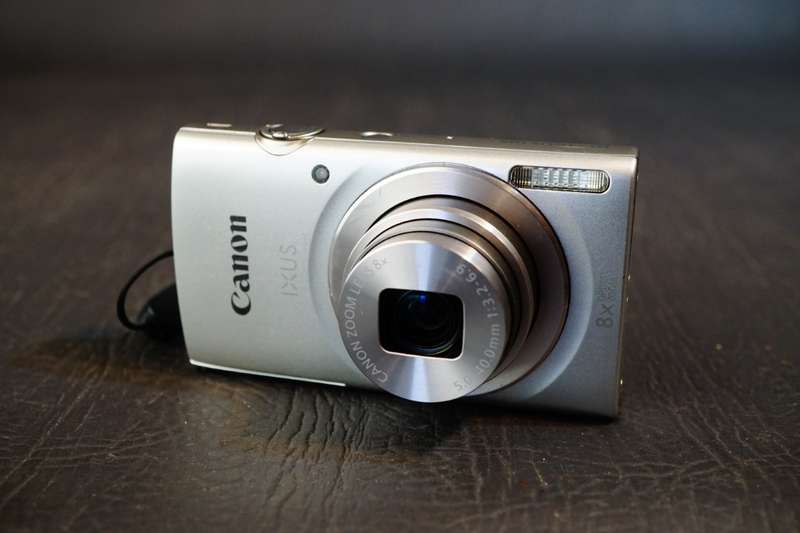 Canon IXUS 185 Compact Digital Camera 20MP 8X Optical Zoom **Great Condition**