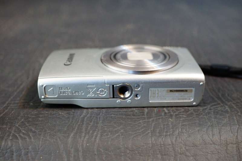 Canon IXUS 185 Compact Digital Camera 20MP 8X Optical Zoom **Great Condition**