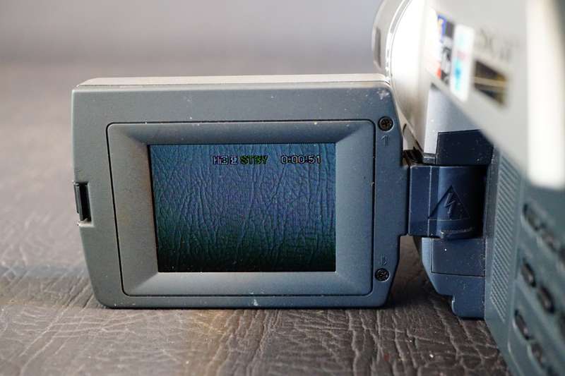 Sony CCD-TRV408E Hi8 Tape Digital Video Camera HANDYCAM Camcorder **Great Condition**