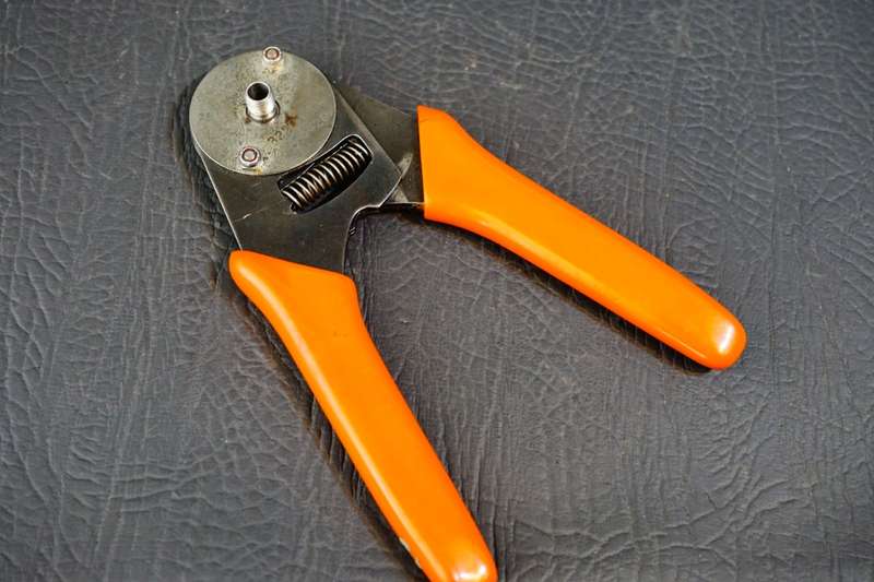 DAVO Prod. Inc. Whittier No. 322 Contact Crimping Tool **Great Condition**