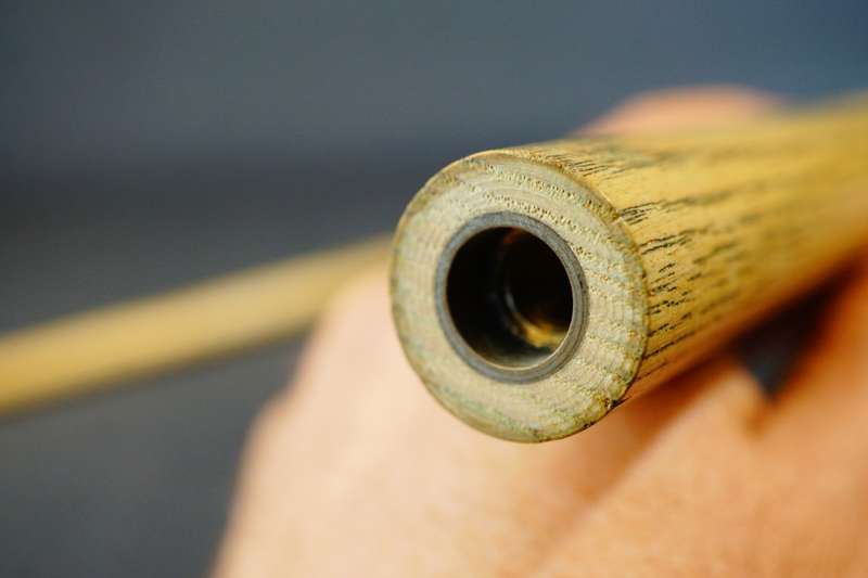 Barracuda The Challenge Cue 17 1/2 Ounce 2 Piece High Grade Cue **Very Good Condition**