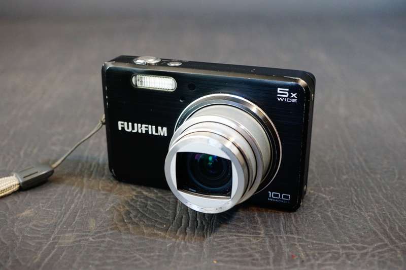 FUJI FINEPIX J110w - 10.0 MP Compact Digital Camera **Good Condition, Well Used**