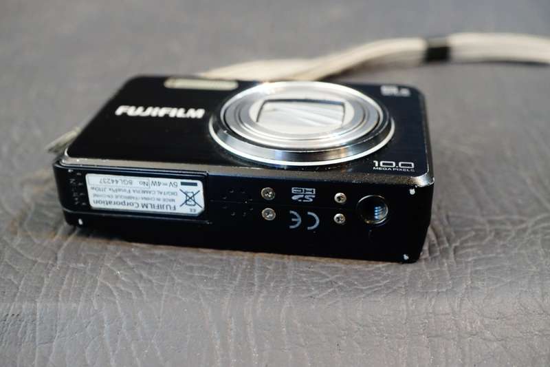 FUJI FINEPIX J110w - 10.0 MP Compact Digital Camera **Good Condition, Well Used**