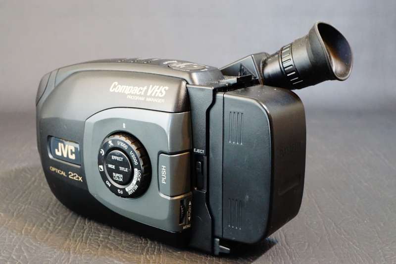 JVC GR-AX528E Video Movie Handycam Camcorder Camera VHS-C Tape Format **Great Condition**
