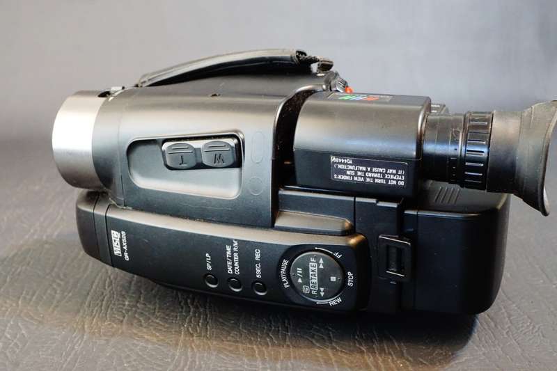 JVC GR-AX528E Video Movie Handycam Camcorder Camera VHS-C Tape Format **Great Condition**