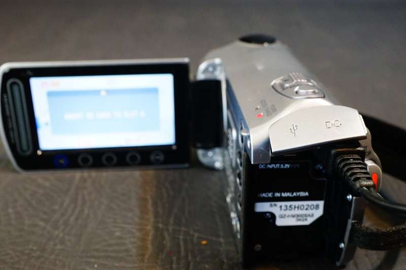 JVC Everio GZ-HM300BU Digital HD Camcorder Camera 20X Optical Zoom **Great Condition**