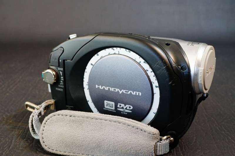 Sony Handycam Camera DCR-DVD408E with DVD-R Disk **Great Condition**