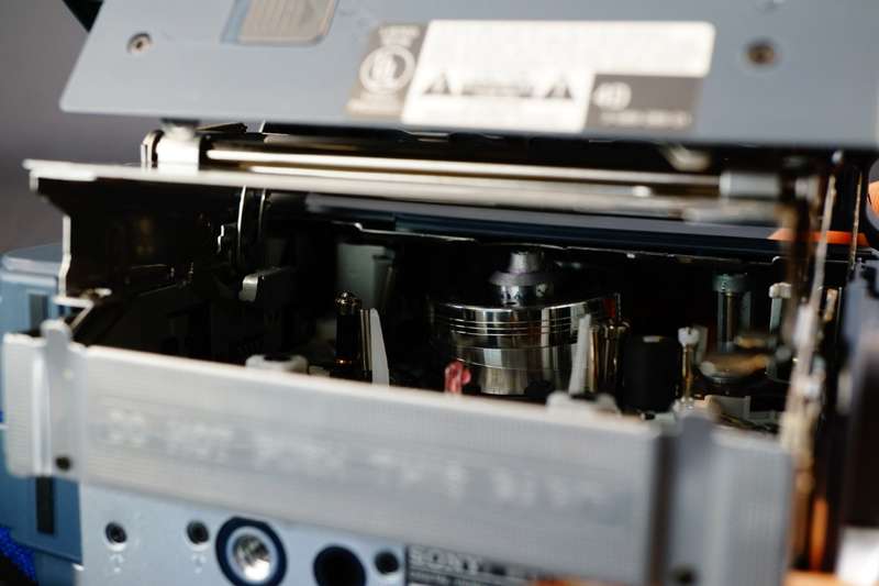 Sony CCD-TRV460 Hi8 Tape Digital Video Camera HANDYCAM Camcorder **Record Transfer Play Video8 Hi8**