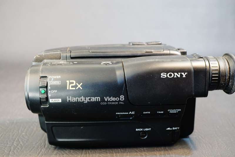 Sony CCD-TR380E Video 8 Handycam Camcorder Camera **Good Condition**