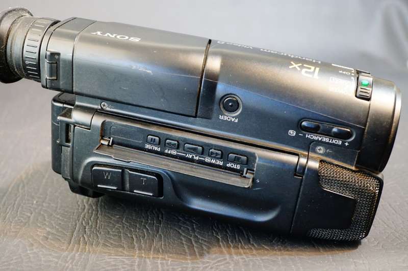 Sony CCD-TR380E Video 8 Handycam Camcorder Camera **Good Condition**