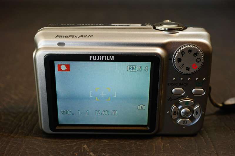 Fujifilm FinePix A Series A820 8.3MP Compact Digital Camera, uses AA batteries **Good Condition**