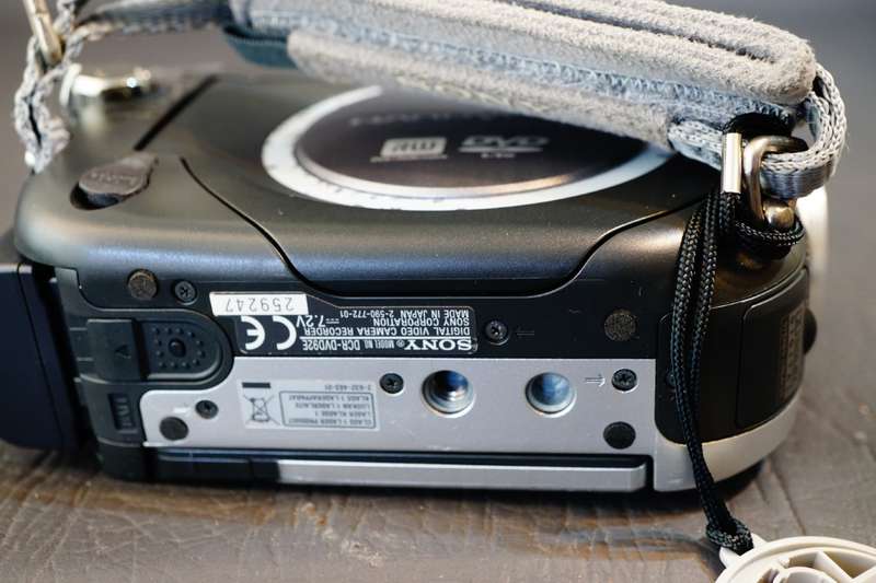 Sony Handycam Camera DCR-DVD408E with DVD-R Disk **Great Condition**