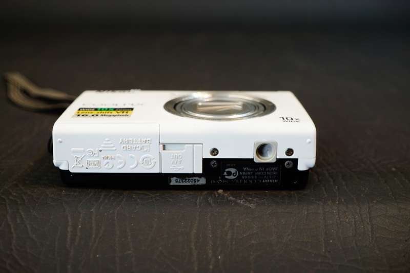 Nikon Coolpix S6200 16MP Digital Camera in White  **Good Condition**