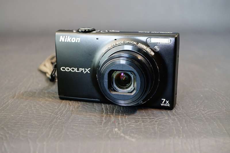 Nikon Coolpix S6150 16MP Digital Camera with Touch Screen  **Good Condition**