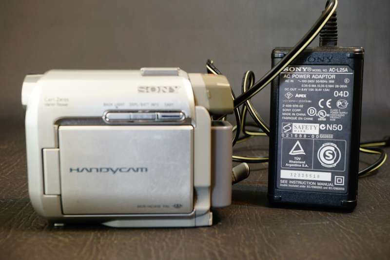 Sony DCR-HC30E MiniDv Mini Dv Camera Stereo Camcorder **Good Condition**