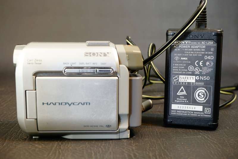 Sony DCR-HC30E MiniDv Mini Dv Camera Stereo Camcorder **Good Condition**