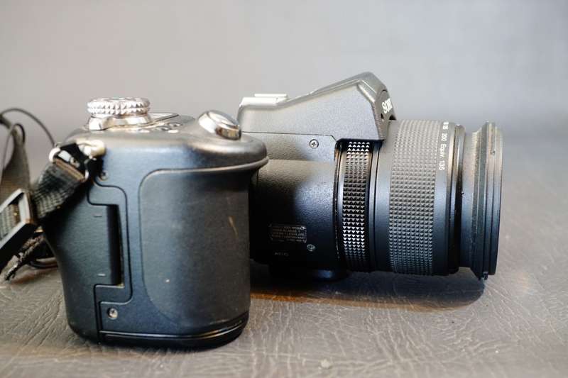 Sony Cyber-Shot DSC-F828 8.0MP Digital Camera in Box **Great Condition**