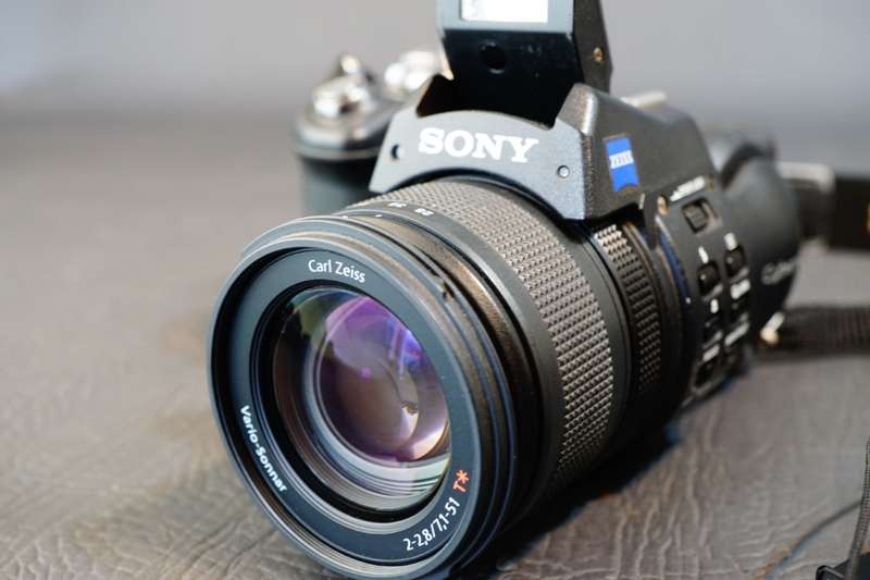 Sony Cyber-Shot DSC-F828 8.0MP Digital Camera in Box **Great Condition**