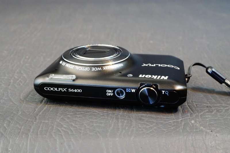 Nikon Coolpix S6400 16MP Digital Camera with Touch Screen  **Excellent Condition**