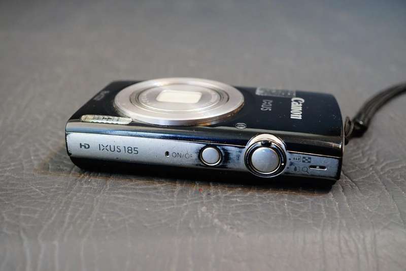 Canon IXUS 185 Compact Digital Camera 20MP 8X Optical Zoom **Good Condition**