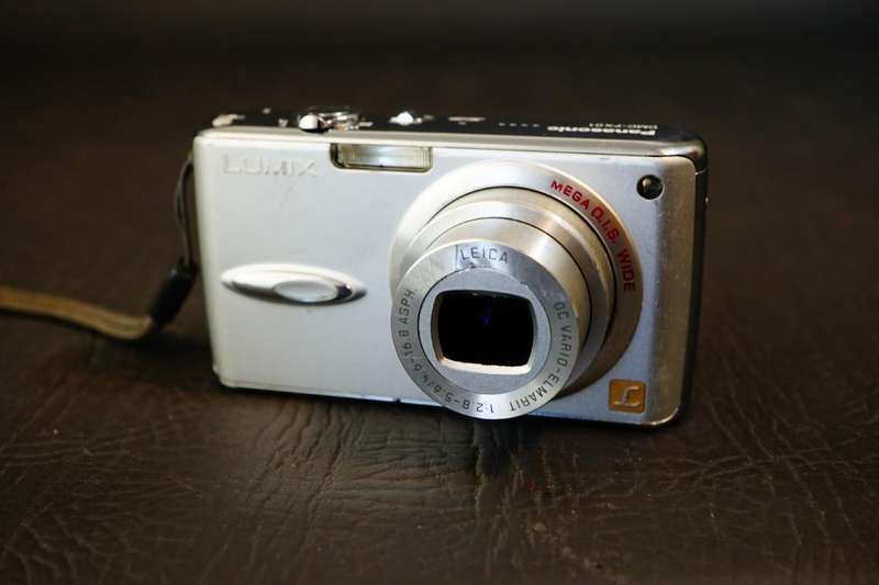 Panasonic LUMIX DMC-FX01 6.0MP Compact Digital Camera **Good Condition, Well Used**