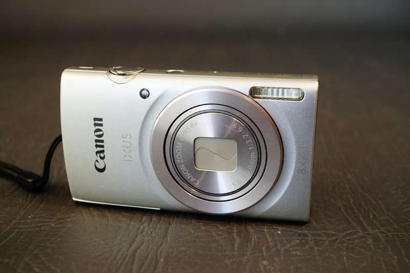 Canon IXUS 185 Compact Digital Camera 20MP 8X Optical Zoom **In Box, Excellent Condition**