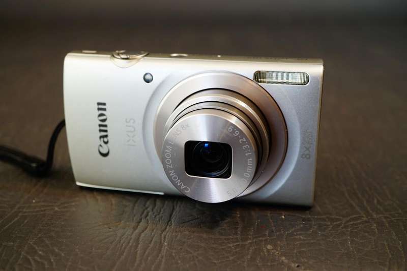 Canon IXUS 185 Compact Digital Camera 20MP 8X Optical Zoom **In Box, Excellent Condition**
